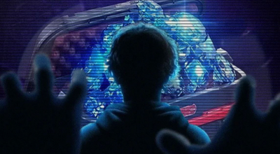 Jugador adolescente tentado por los diamantes de Free Fire. Composición de James Battershil.