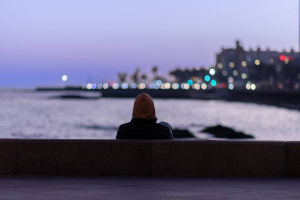 "Suicidio: tres de cada diez uruguayos consideran que los factores psicológicos influyen menos que la “falta de apoyo” del entorno"