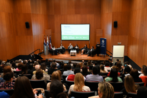 "Una mirada integral para promover entornos laborales saludables"