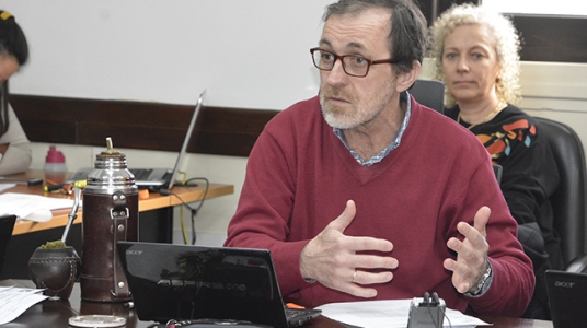 Enrico Irrazabal en la sesión el Consejo del 16 de setiembre