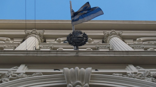 fachada del edificio central de la Universidad de la República