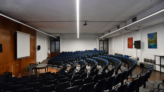 Obras en el Aula Magna y actualización de su equipamiento audiovisual