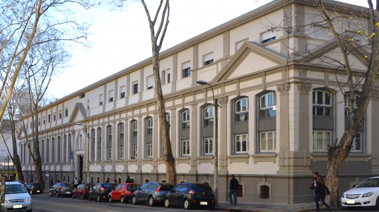 fachada de Facultad de Psicología