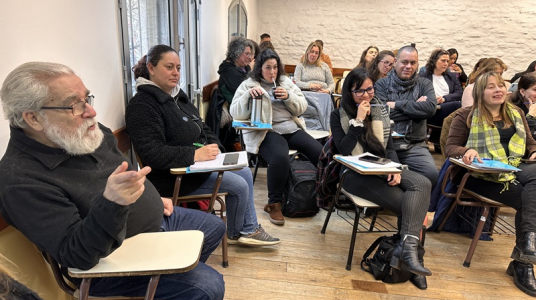 "Comisión de Salud Laboral de AEBU comenzó curso en Facultad de Psicología"