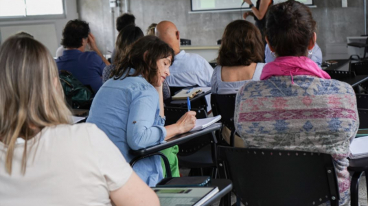 Abren inscripciones para el Taller de asesoría en redacción de tesis de posgrado para tutores del interior