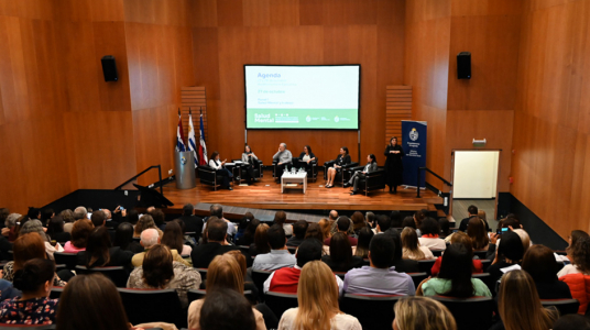 "Una mirada integral para promover entornos laborales saludables"