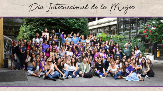 Día Internacional de la Mujer. Fotografía colectiva