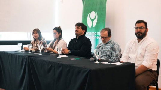 La Intendencia de Canelones y la Facultad de Psicología firman convenio para fortalecer la salud mental en el departamento