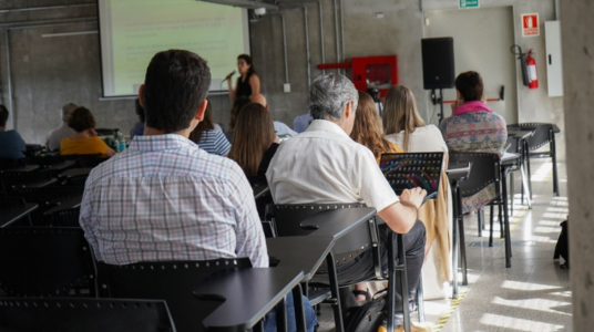 Abrieron inscripciones al Taller sobre la escritura de tesis de posgrado dirigido a tutores