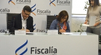 Fotografía tomada durante la firma del acuerdo