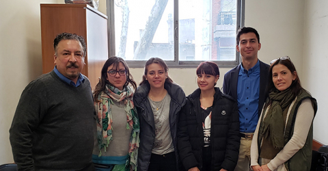 En la foto de izquierda a derecha: Prof. Juan Fernández; Asistente Evangelina Curbelo; Paula González; Johanna Morales; David Medina y Magali Casanova